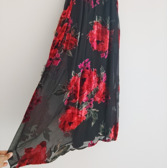 Francesca Sleeveless Mini Velvet Dress - Picture 4 of 7